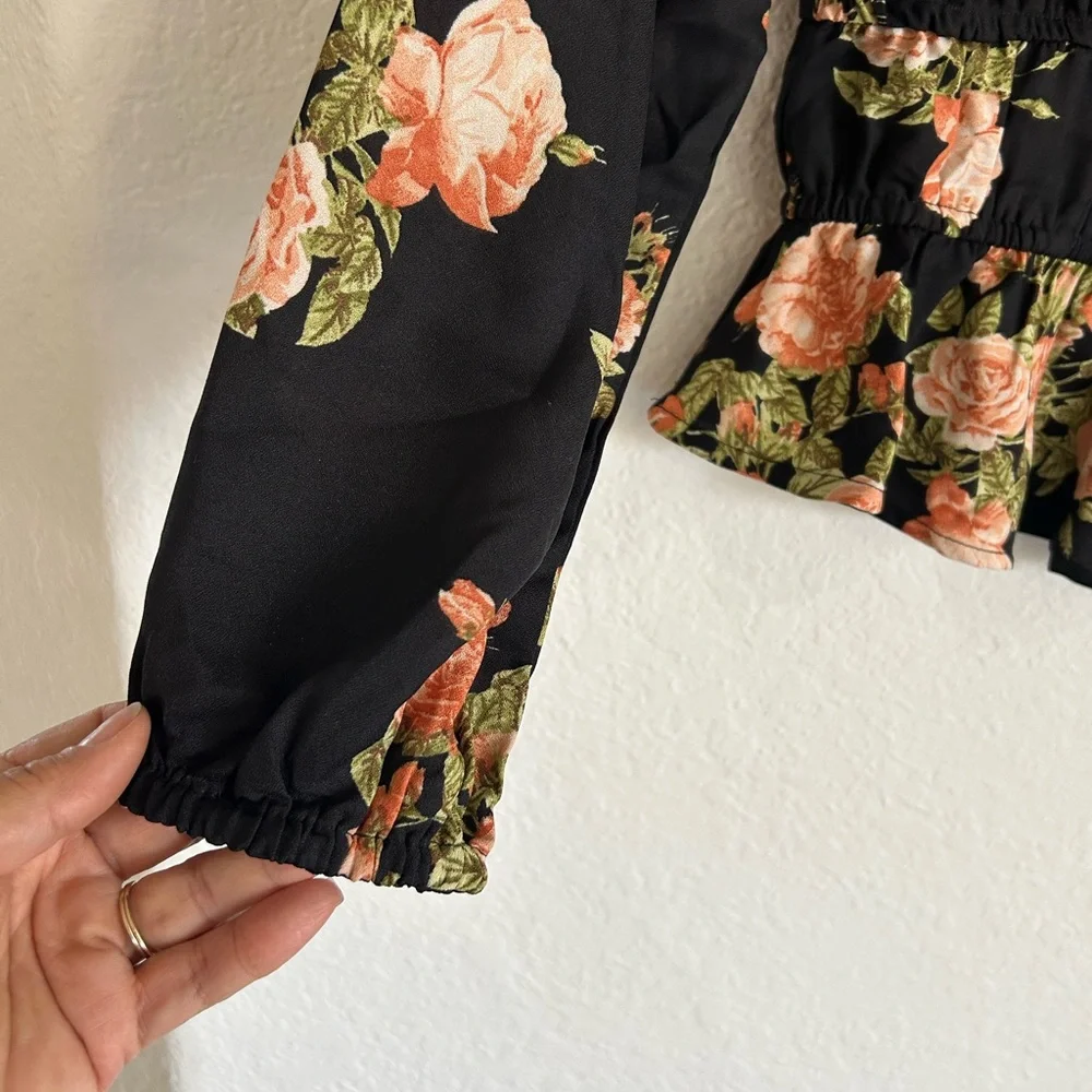 💥PRICE ⬇️ HINT OF BLUSH • Women’s Black Floral Top • sz Med • - Picture 6 of 10